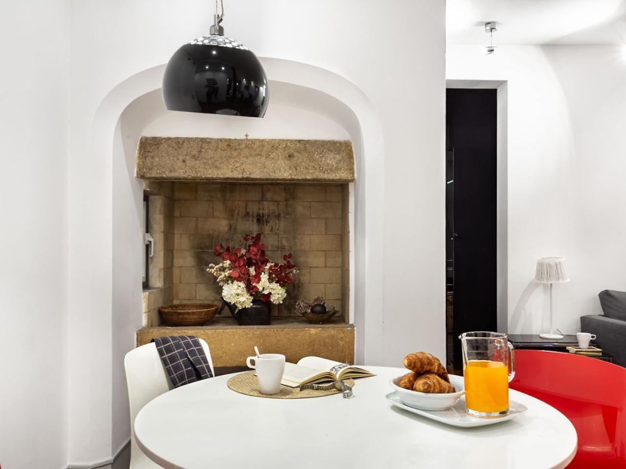 Joivy Bold And Colourful 1-bed Flat At The Heart Of Chiado, Nearby Carmo Convent Apartamento