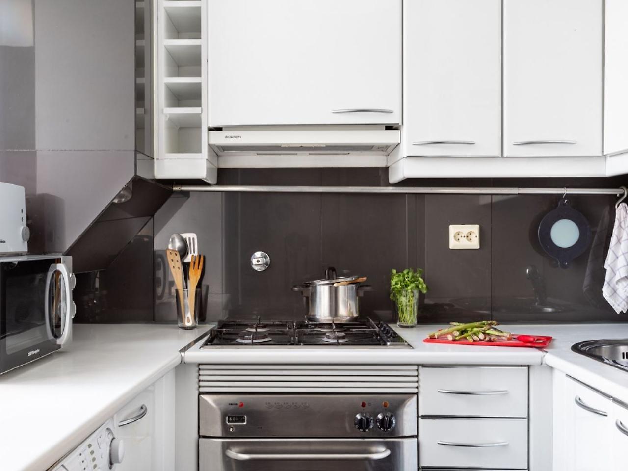 Joivy Bold And Colourful 1-bed Flat At The Heart Of Chiado, Nearby Carmo Convent * Lisboa